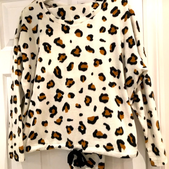 H&M women’s sleepwear in animal print - Picture 1 of 6